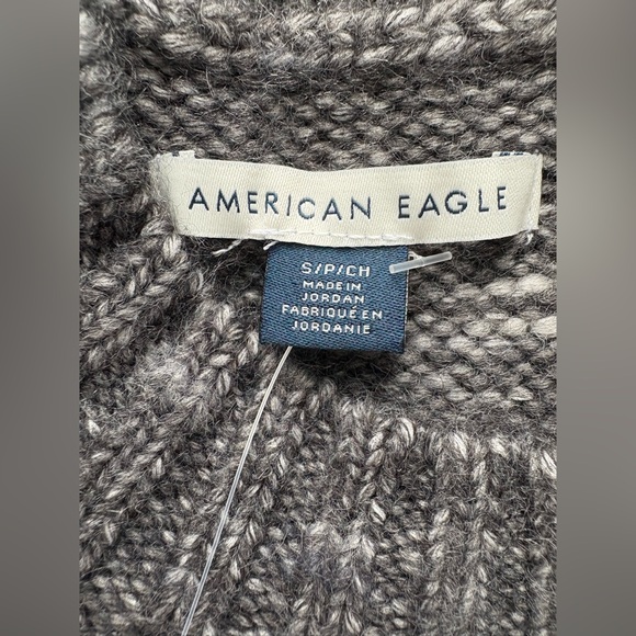 NWT - AE Whoa So Soft Cable Knit Sweater. Size Small. - Picture 6 of 9